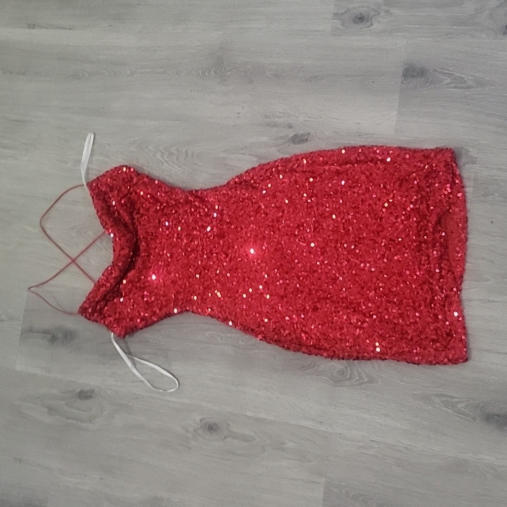 Windsor red sequin open back formal stretchy dress xs